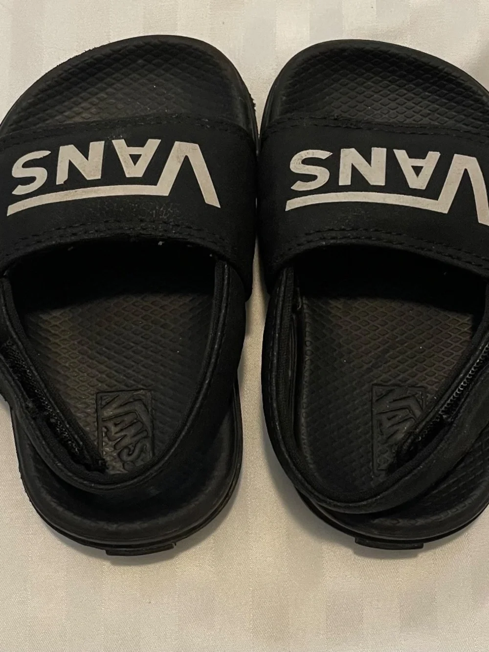 Black toddler sandals
